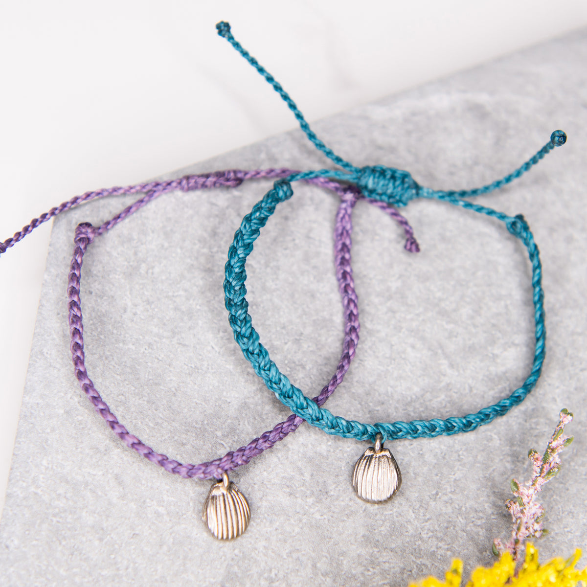 Scallop Shell String Bracelet