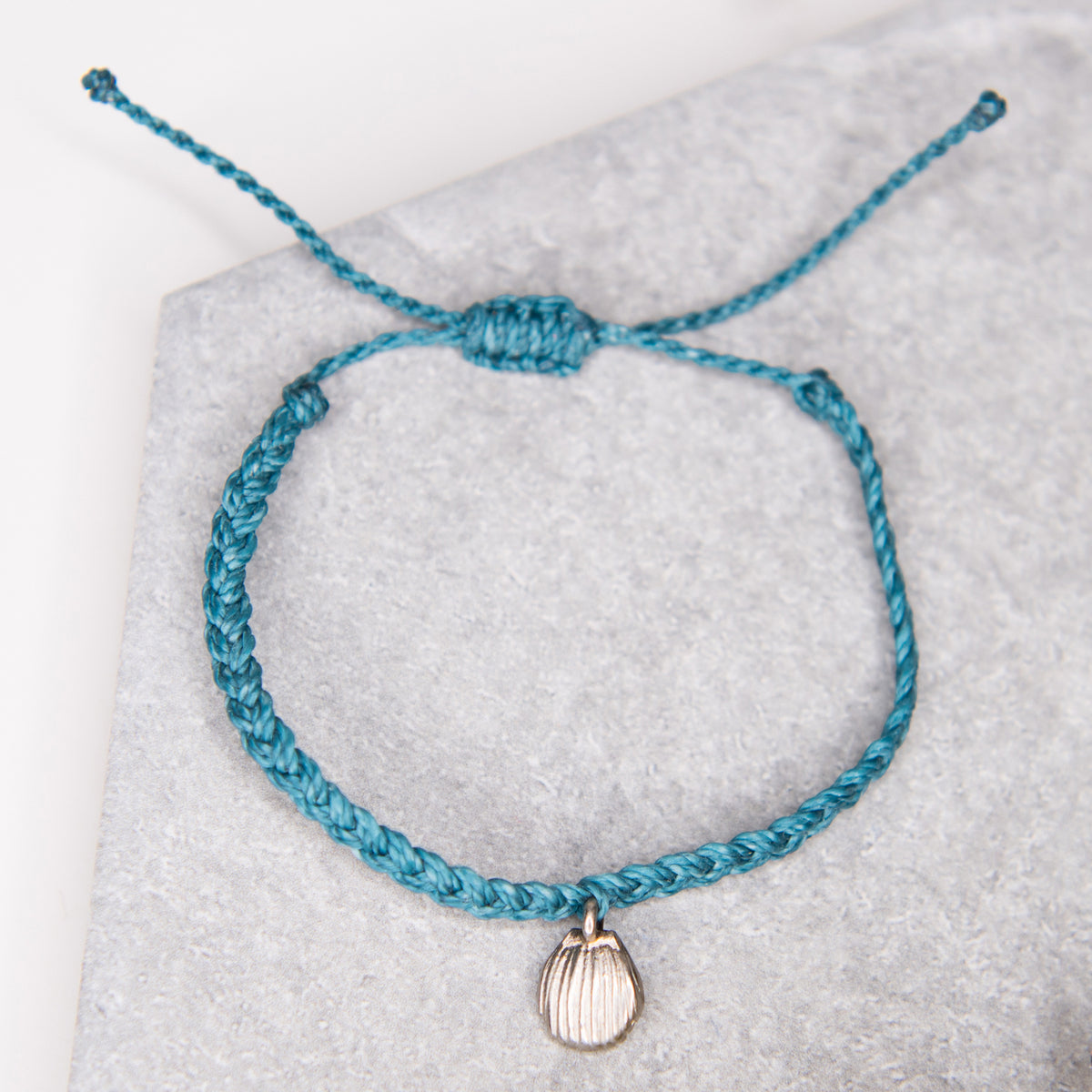 Scallop Shell String Bracelet