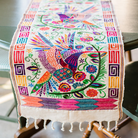 Wild Bird Table Runner M 50