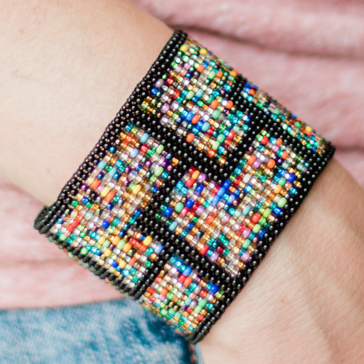 Mosiac Cuff Black (Closeout)