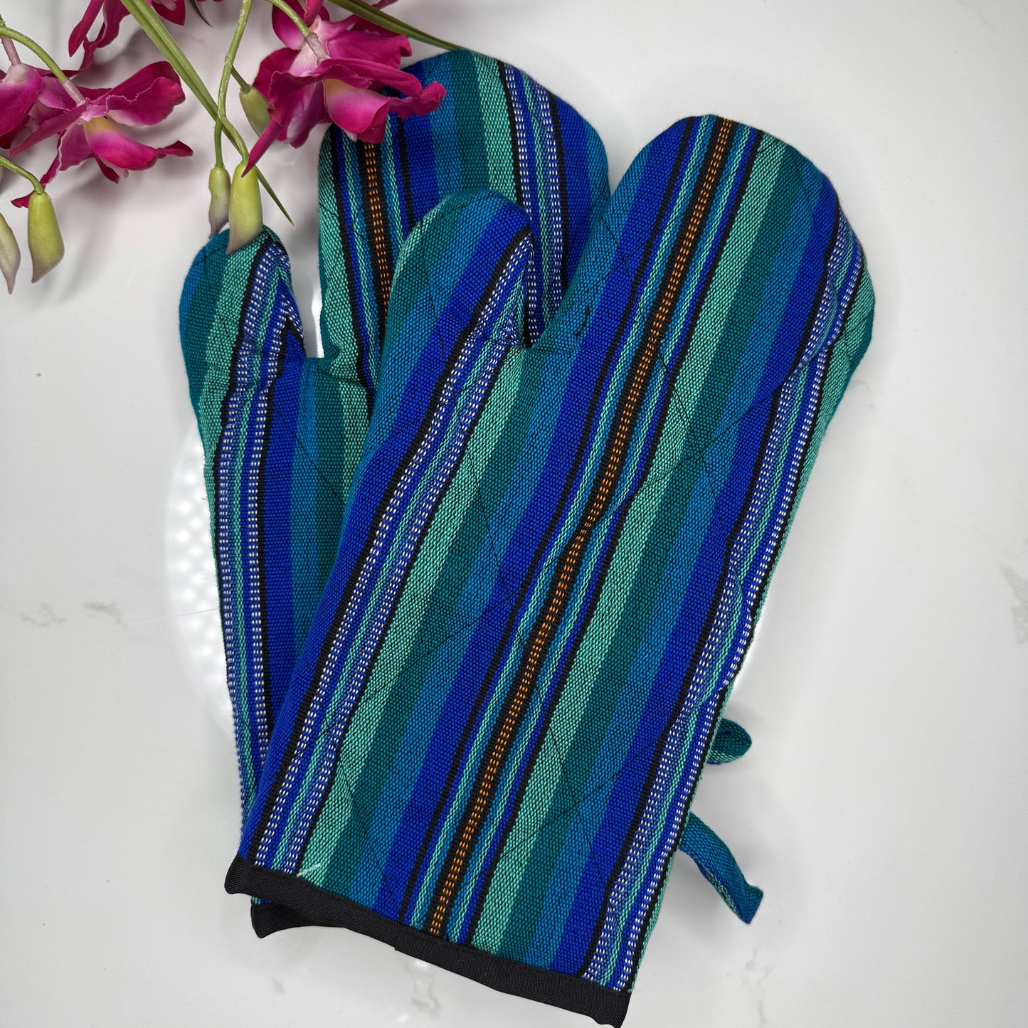 Set of 2 Matching Oven Mitts