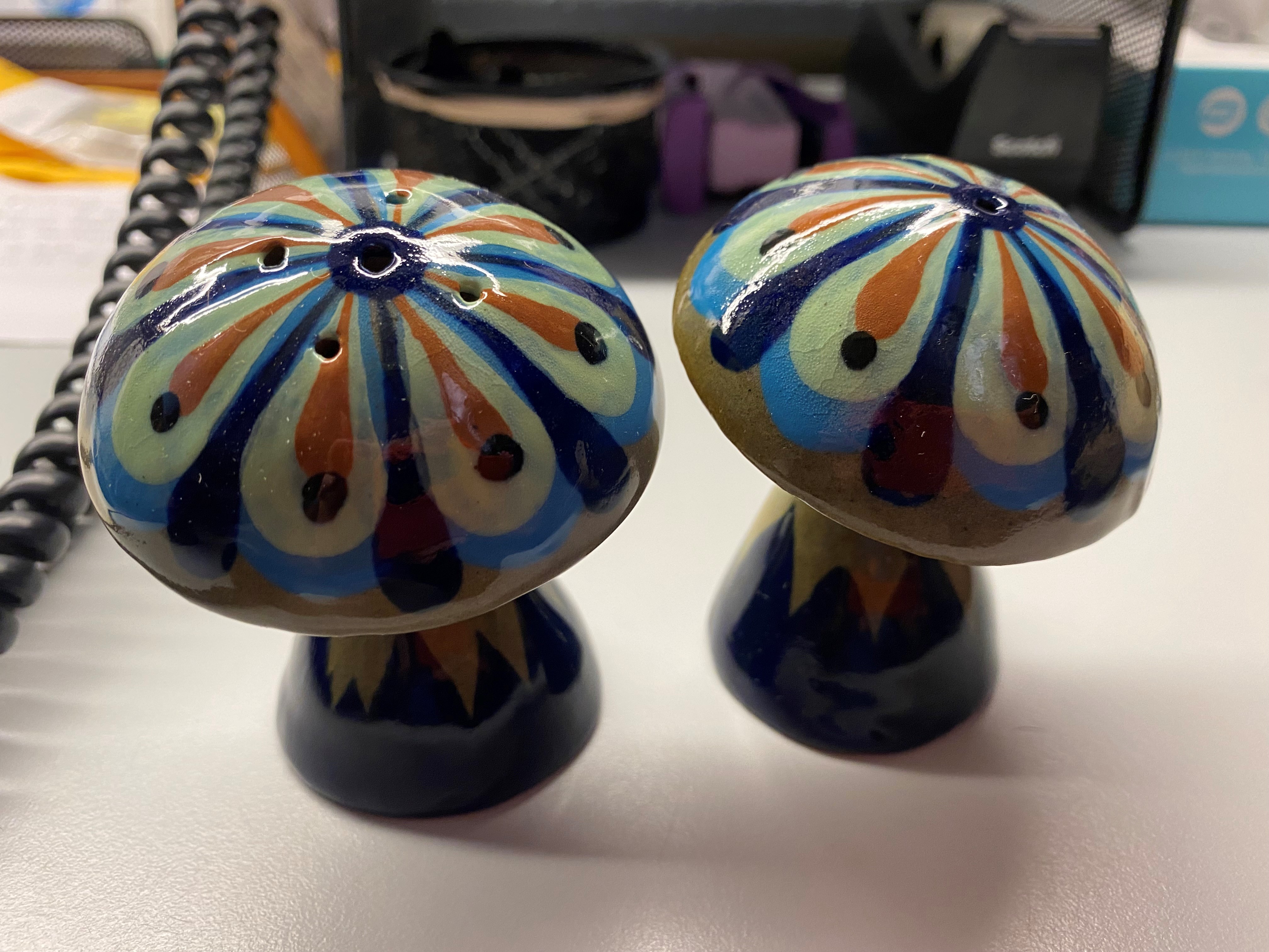 https://www.luciasimports.com/images/detailed/11/cr-76_mushroom_shakers.jpg